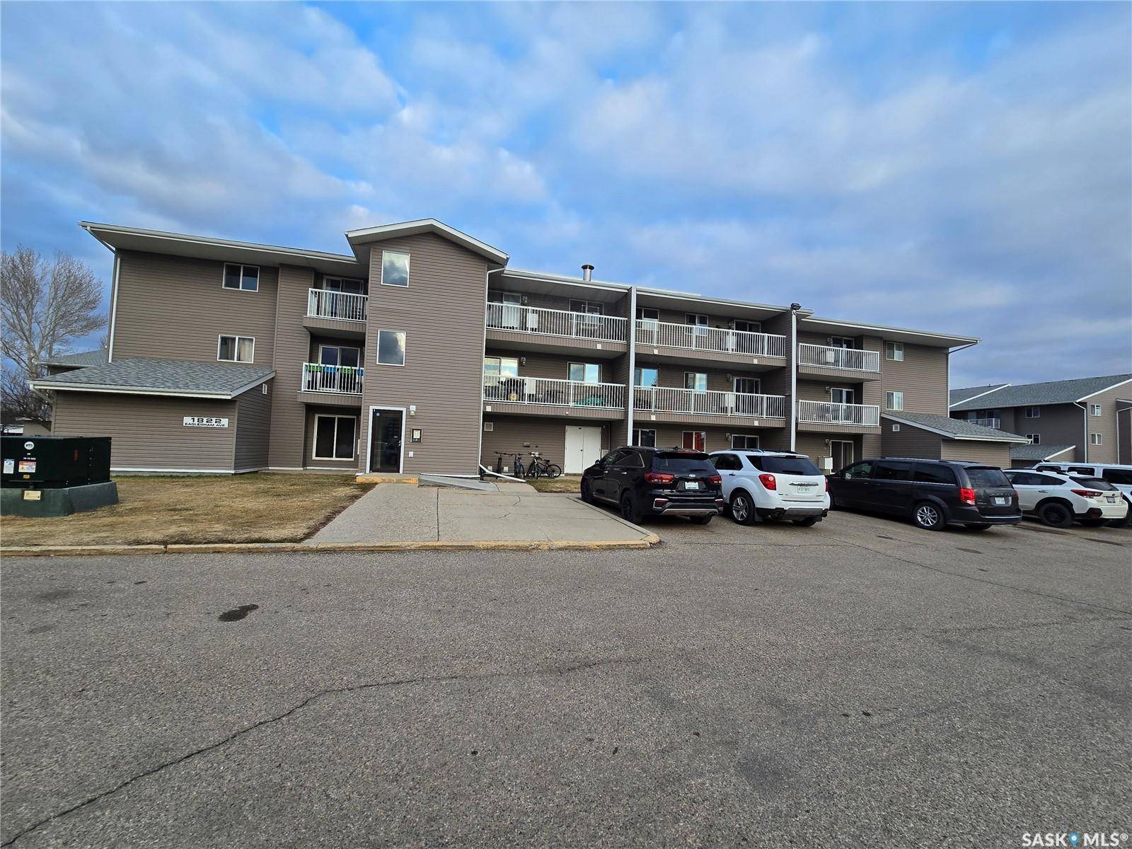 Weyburn, SK S4H 3A8,1822 Eaglesham AVENUE #301