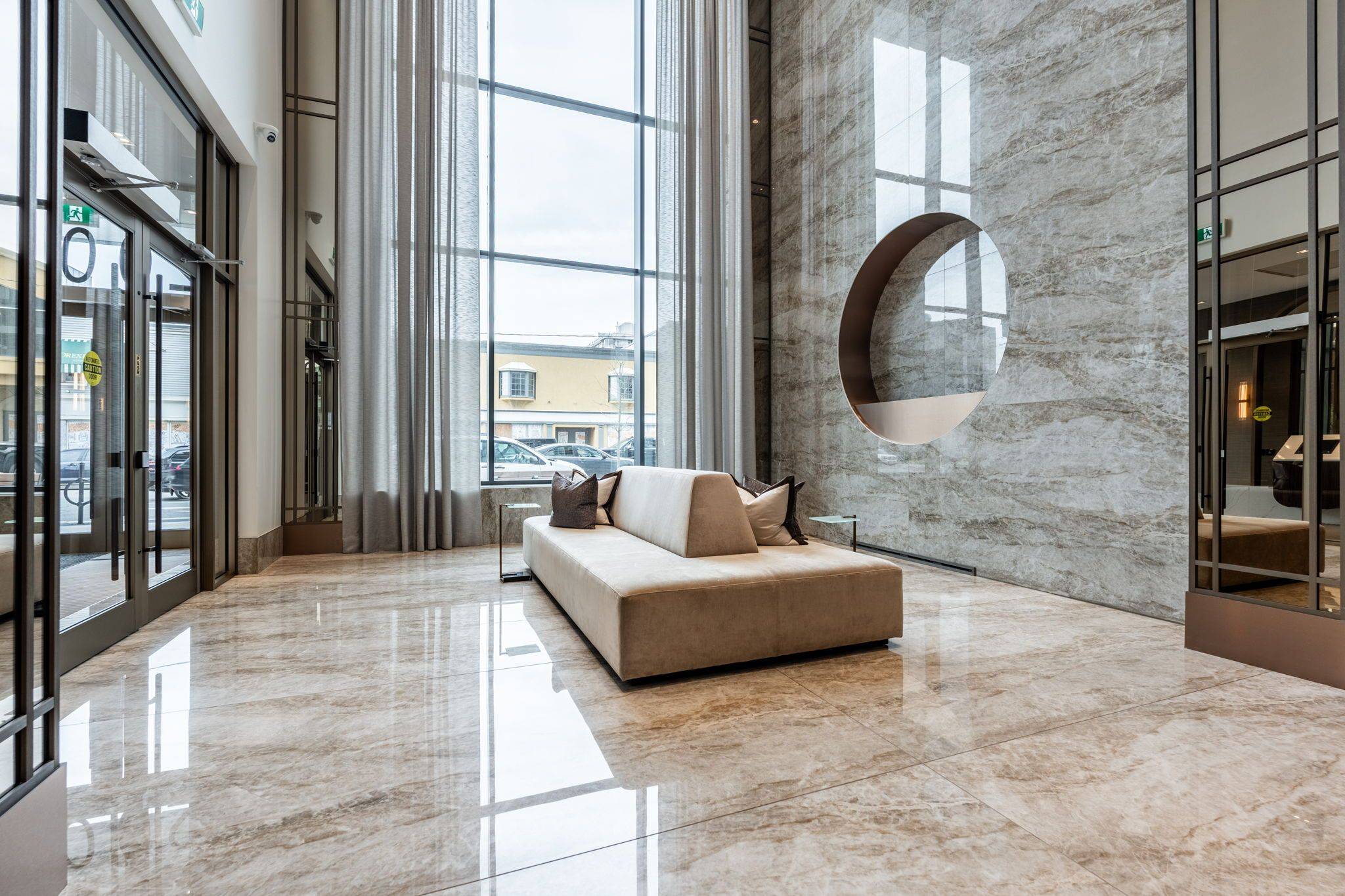 Burlington, ON L7R 0G7,2007 JAMES ST #404