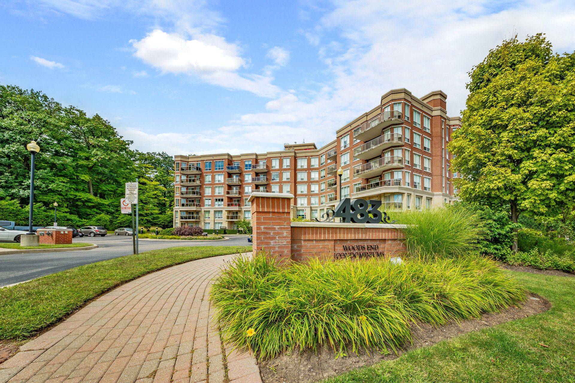 Mississauga, ON L5R 0A1,483 Faith DR #PH4