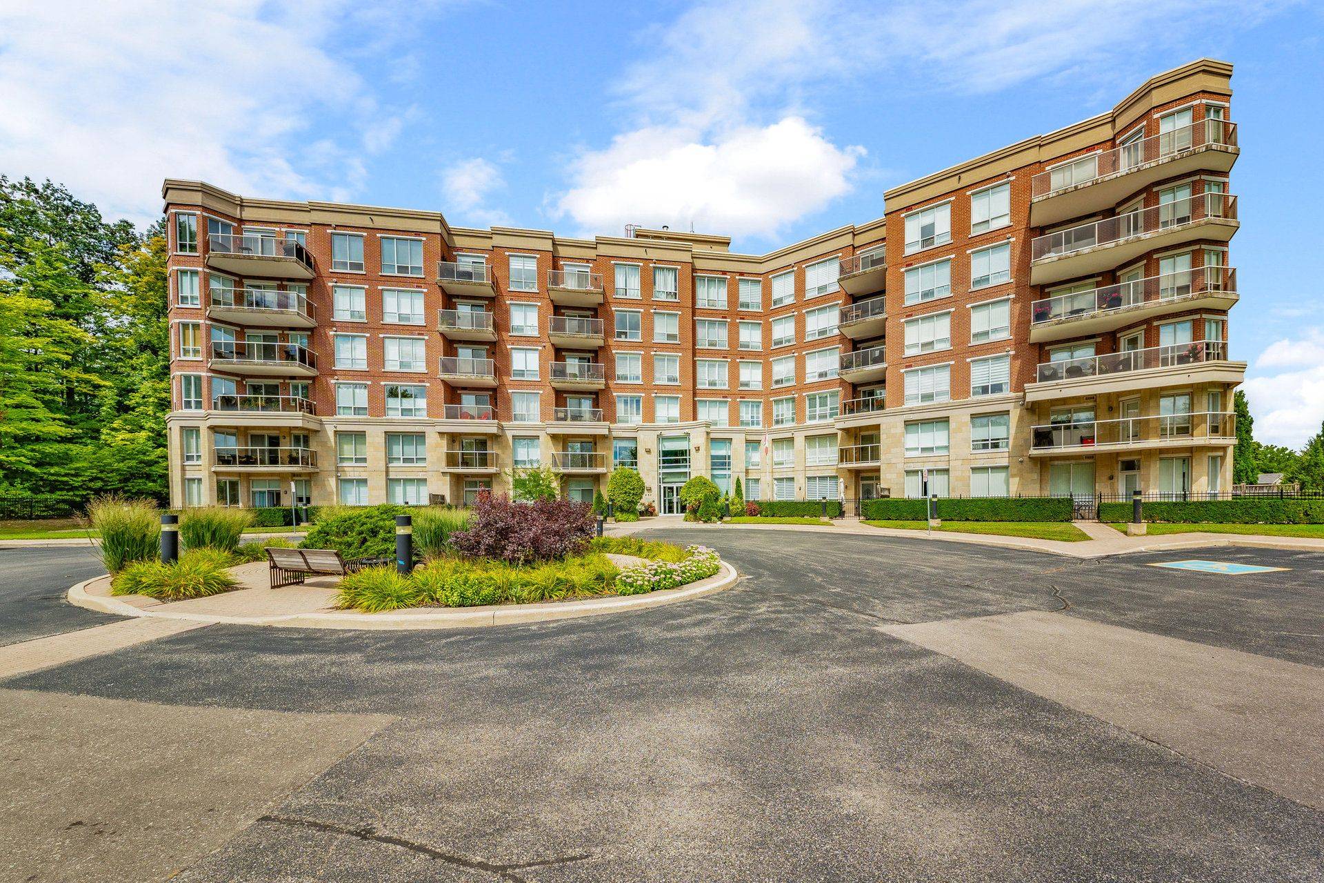 Mississauga, ON L5R 0A1,483 Faith DR #PH4