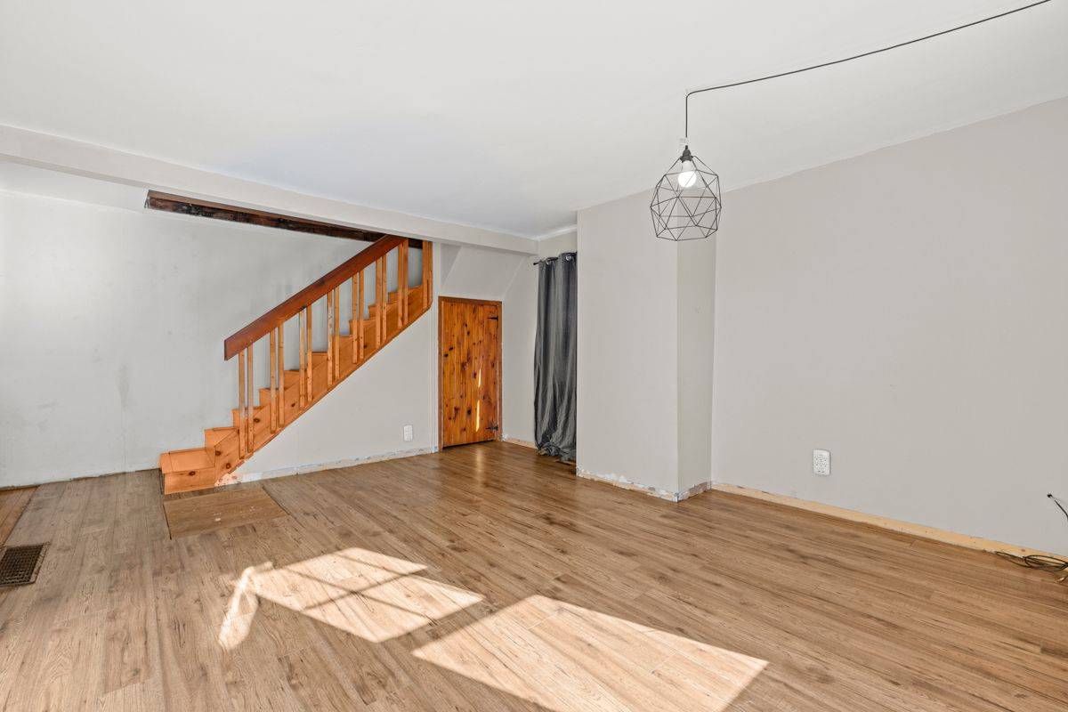 Kingston, ON K7K 2N4,29 Hickson AVE