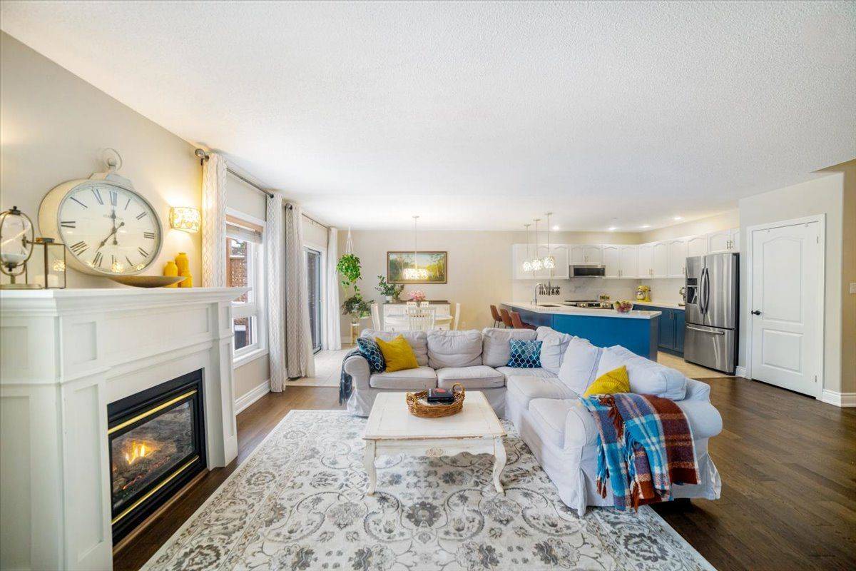 Barrie, ON L4N 9K2,52 Bloxham PL