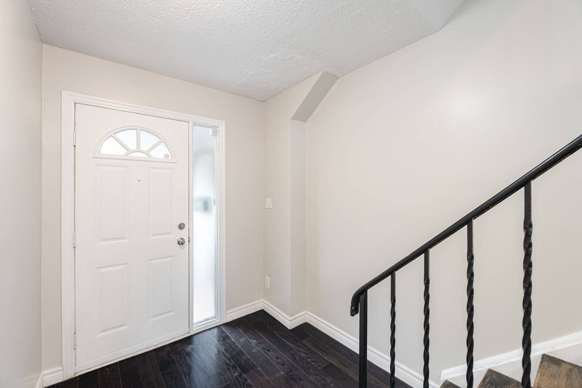 Mississauga, ON L5J 4J7,2440 Bromsgrove RD #160