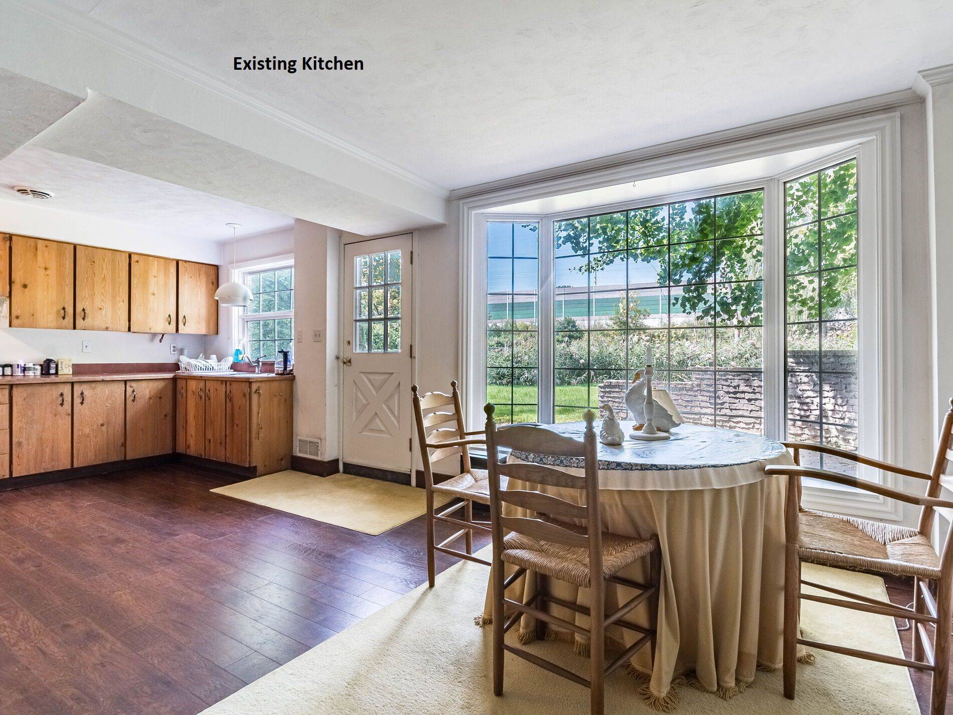 Mississauga, ON L5G 2R4,285 Pinetree WAY