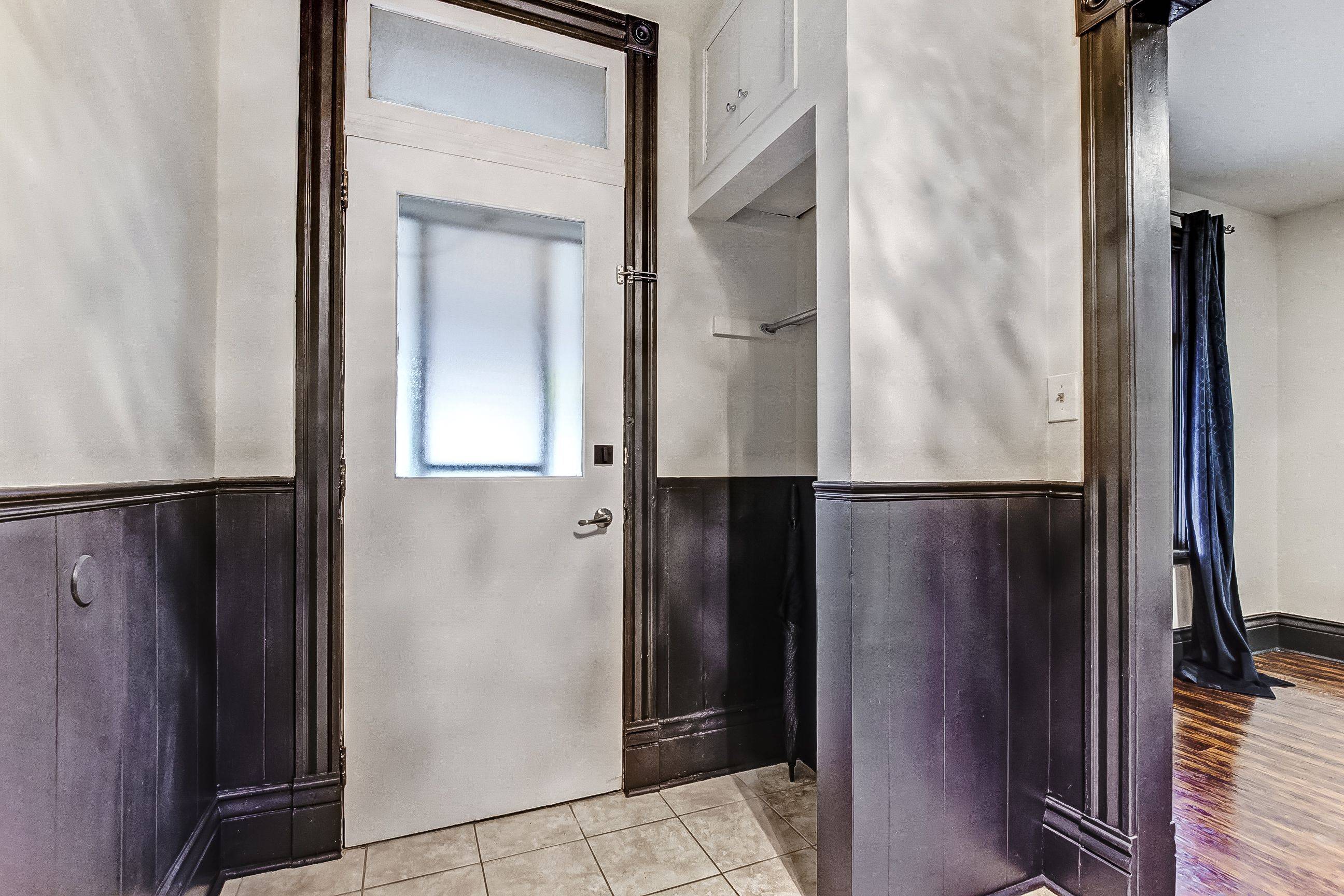 London East, ON N5Z 1M4,912 Dame ST