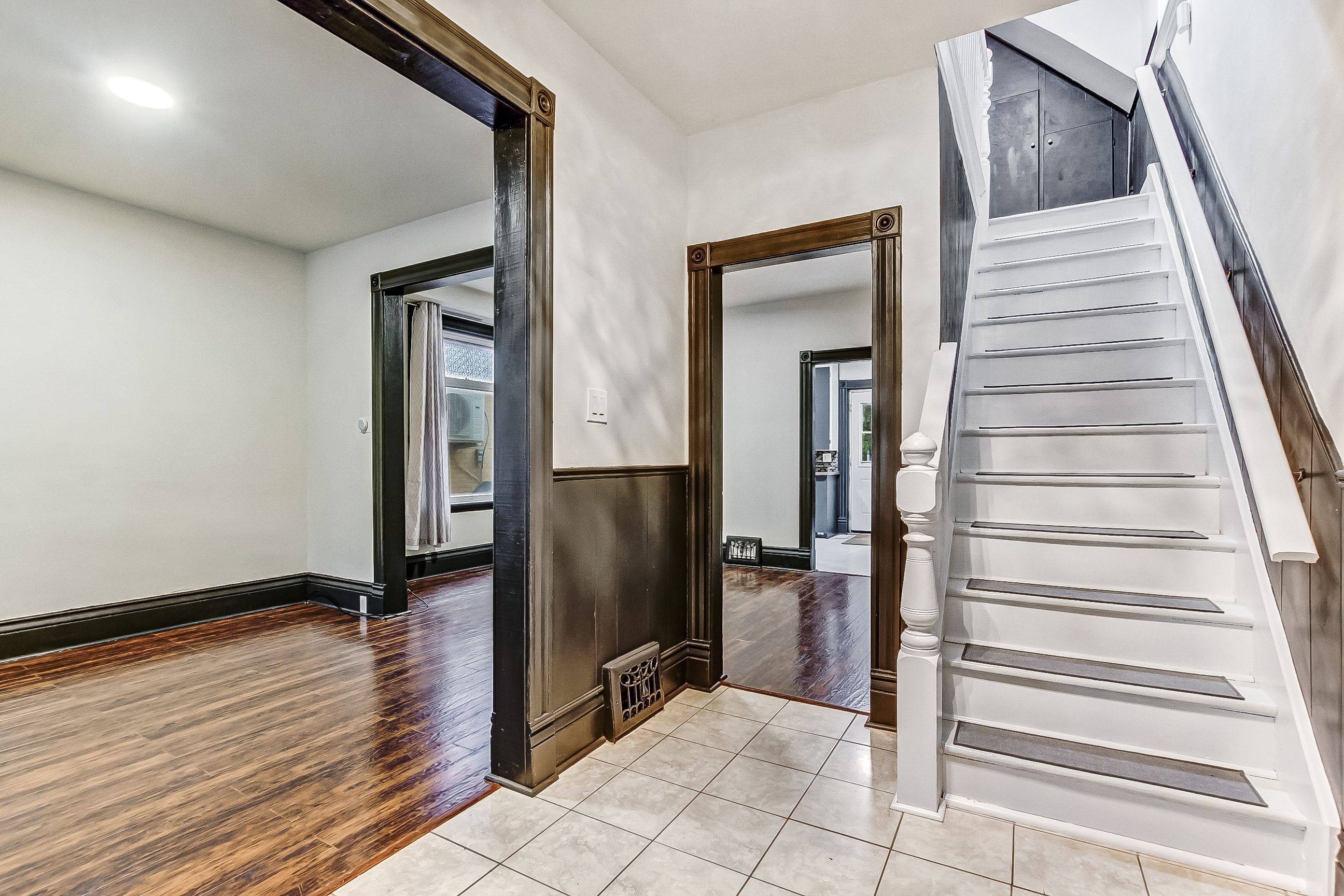 London East, ON N5Z 1M4,912 Dame ST