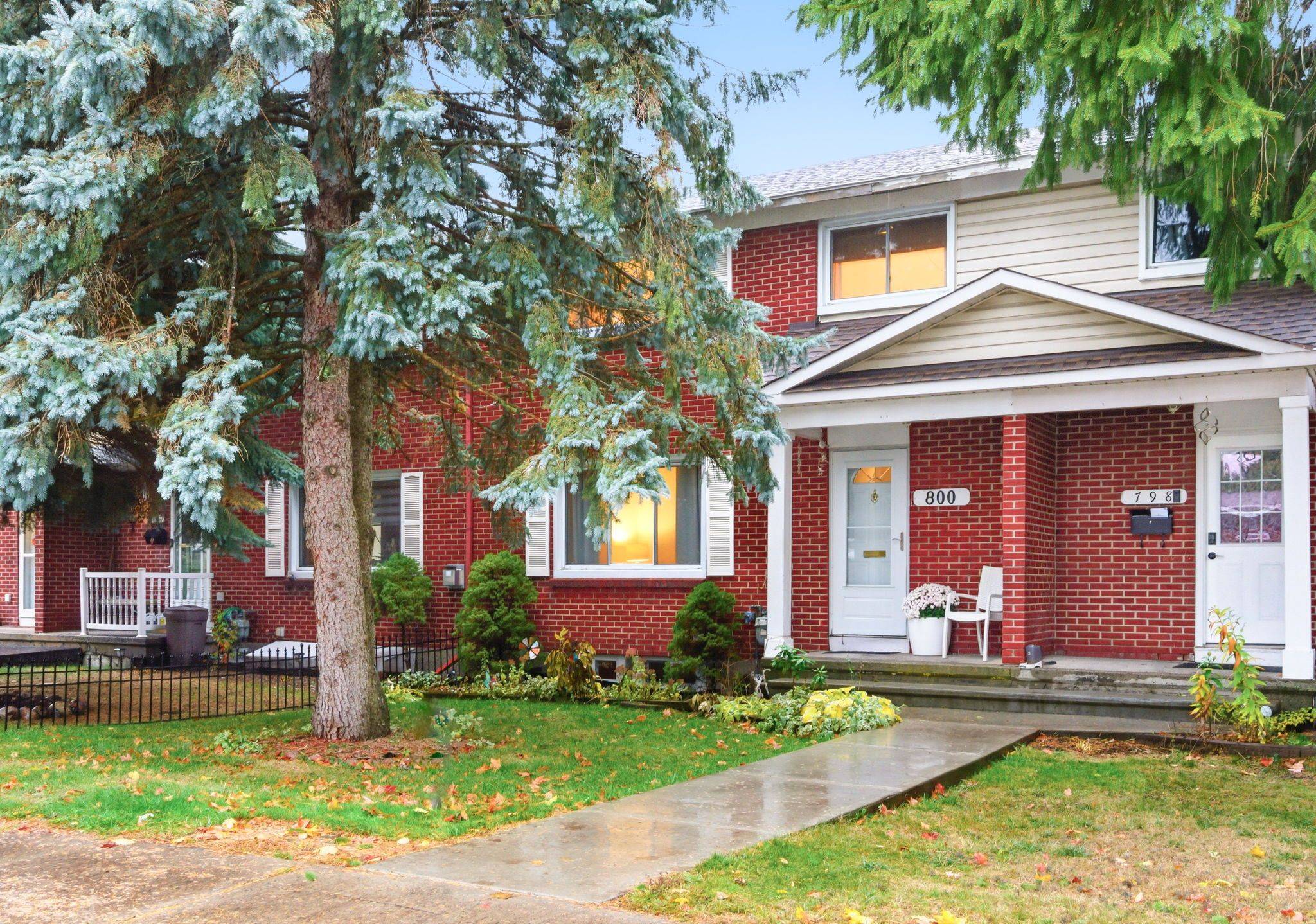 Overbrook - Castleheights And Area, ON K1K 2L2,800 Cummings AVE