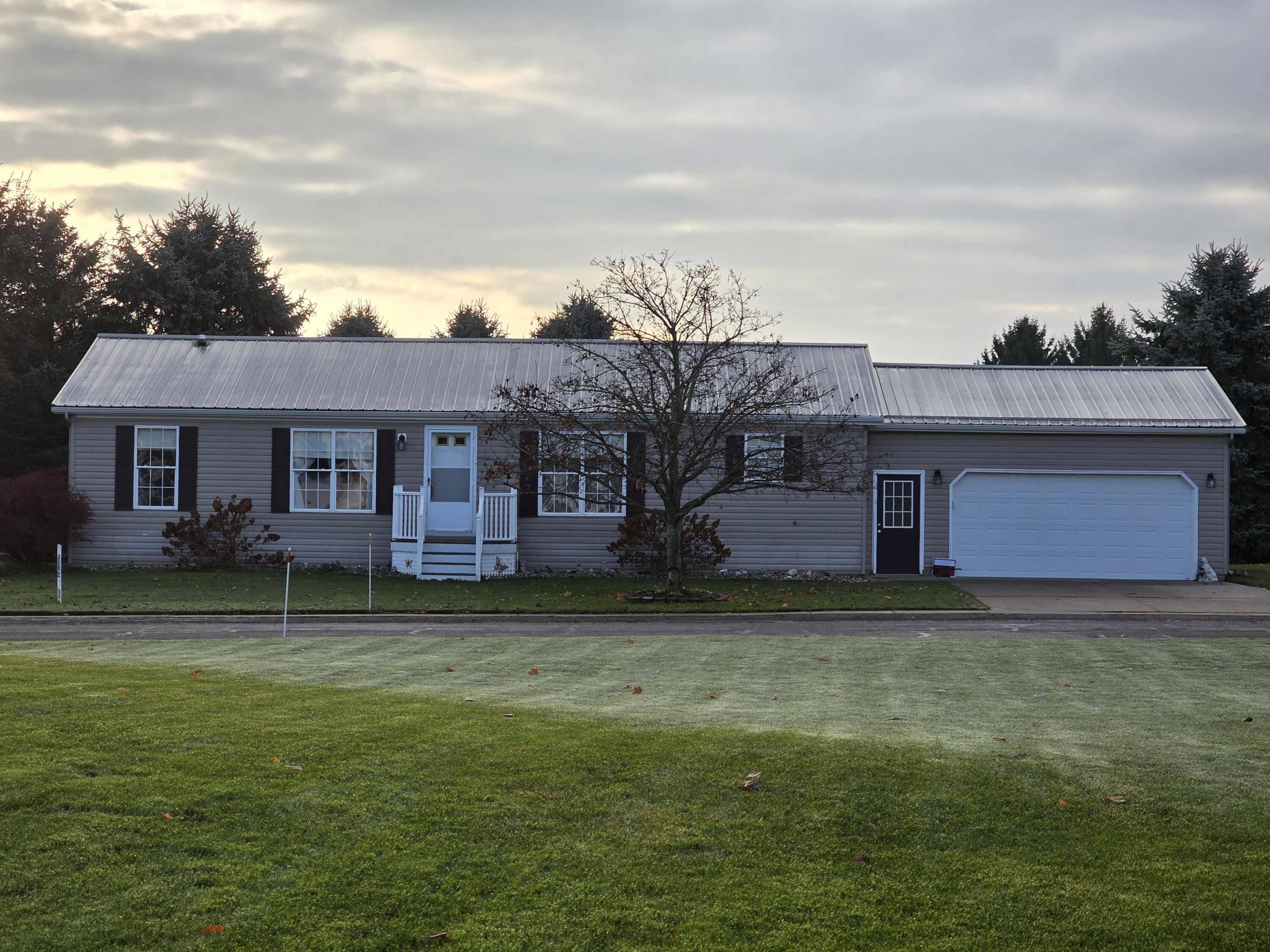Fremont, MI 49412,1302 Country View LN