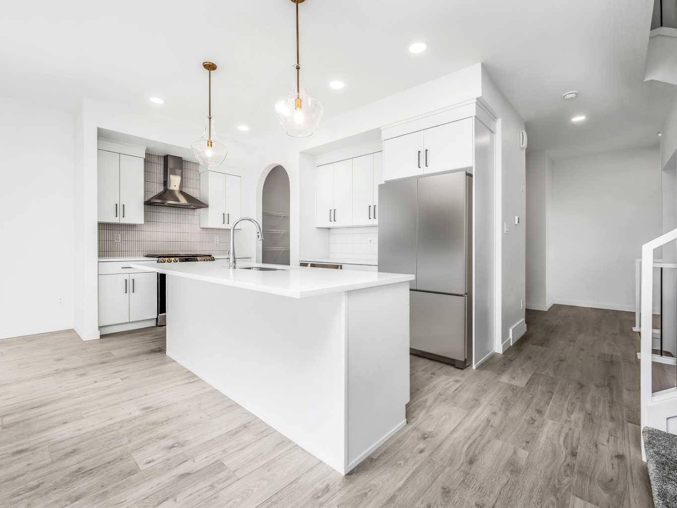 Lethbridge, AB T1J5V1,774 Violet PL W