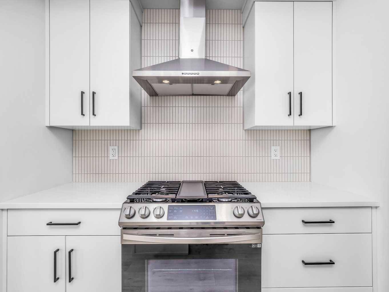 Lethbridge, AB T1J5V1,774 Violet PL W