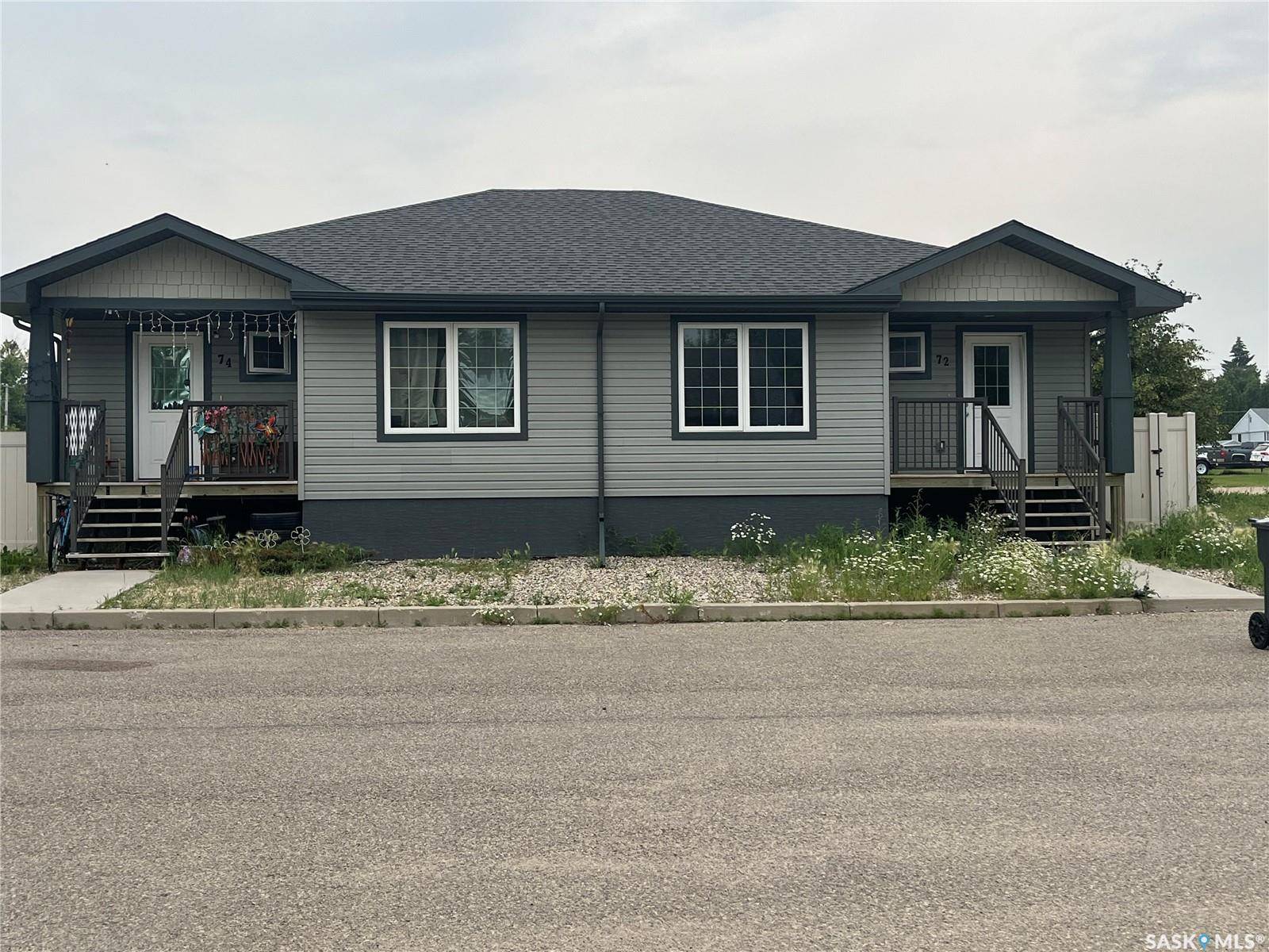 Yorkton, SK S3N 2X3,74 Cameron WAY #28