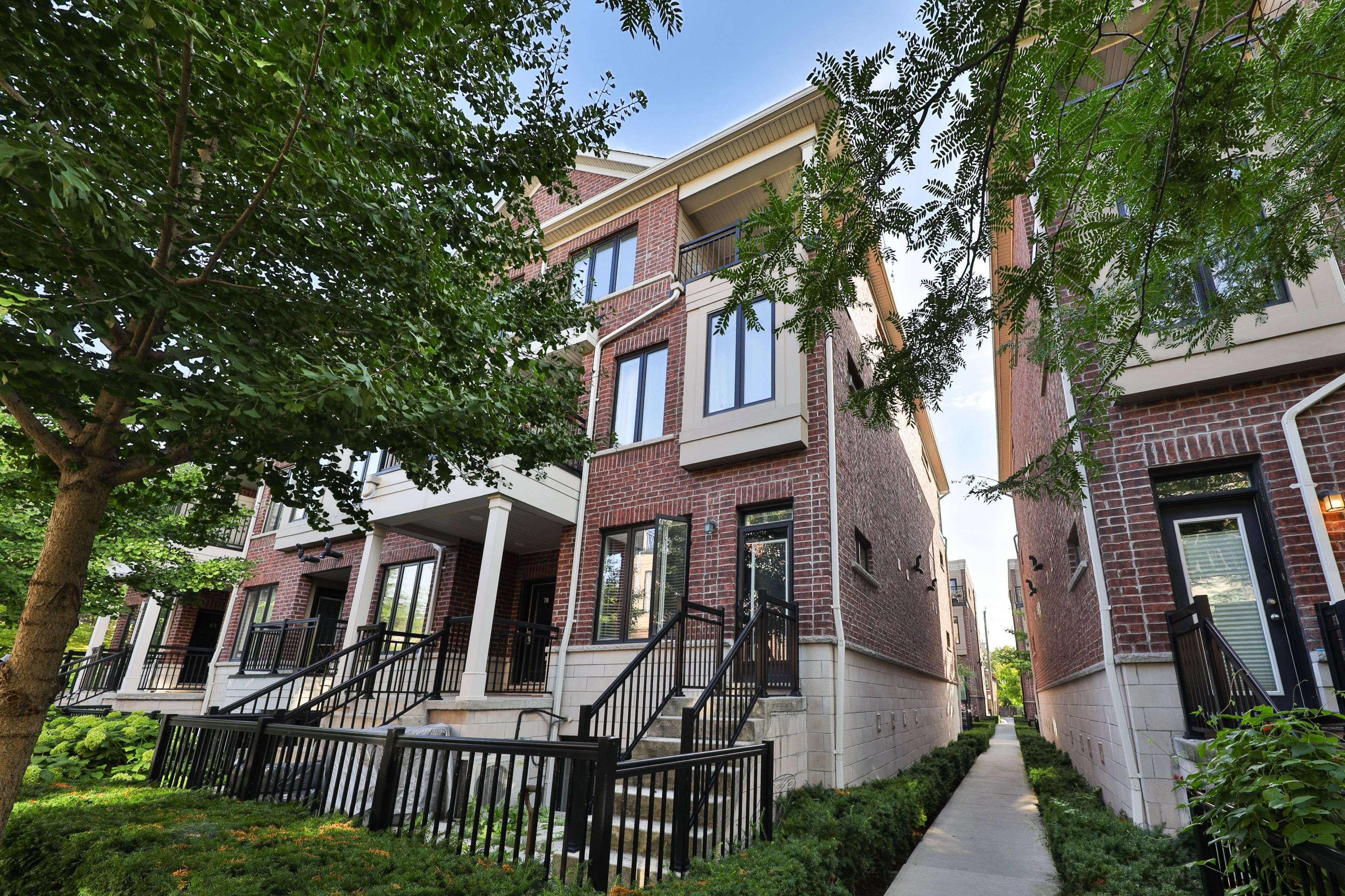 Toronto W06, ON M8V 0B9,130 Twenty Fourth ST #71