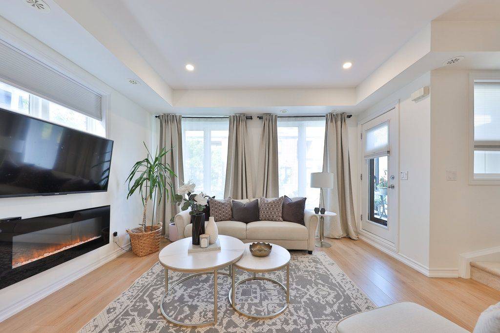 Toronto W06, ON M8V 0B9,130 Twenty Fourth ST #71