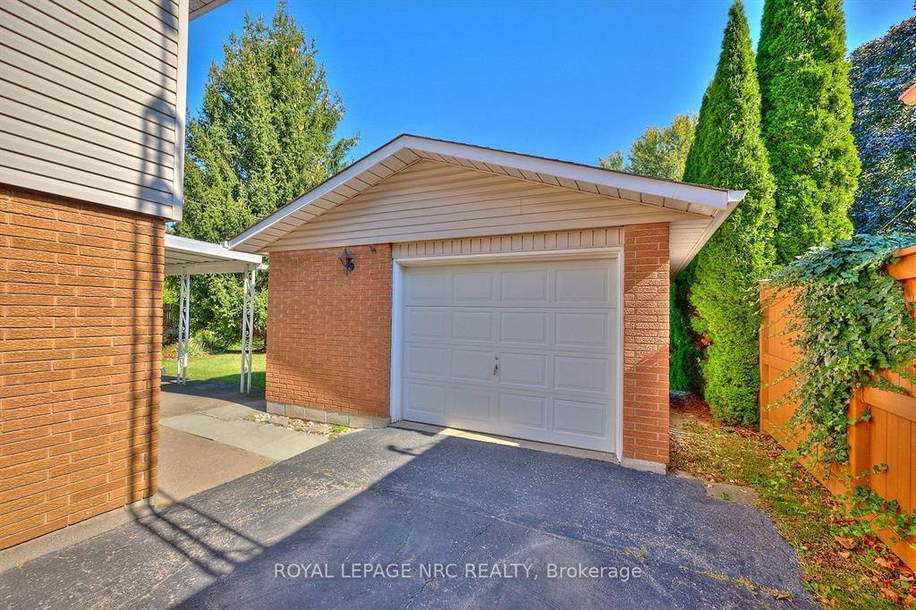 St. Catharines, ON L2M 2E4,8 LaSalle DR