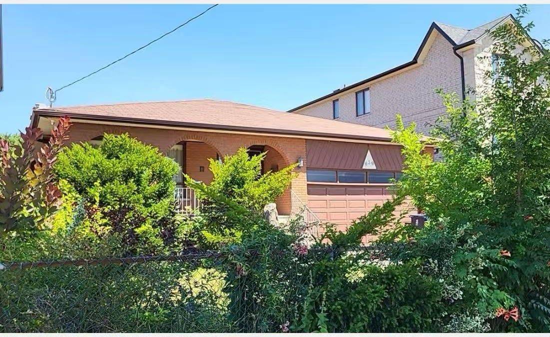 Toronto W07, ON M8Y 2S9,639 Royal York RD