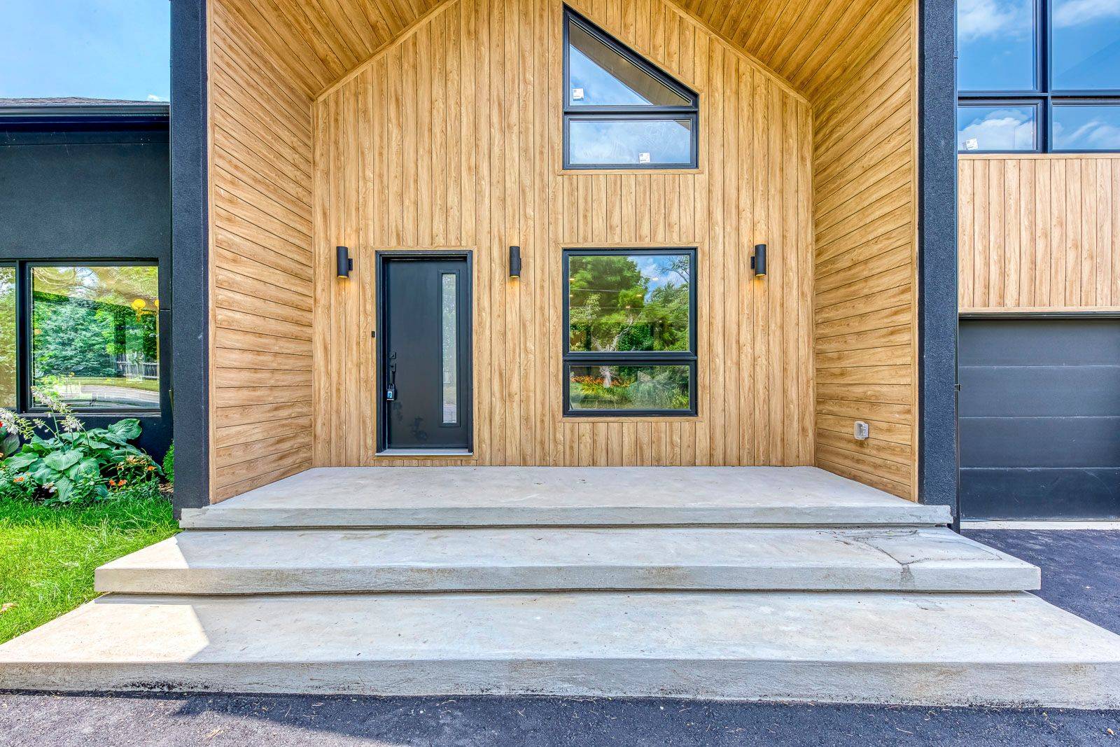 Halton Hills, ON L7G 4S5,11024 Trafalgar RD