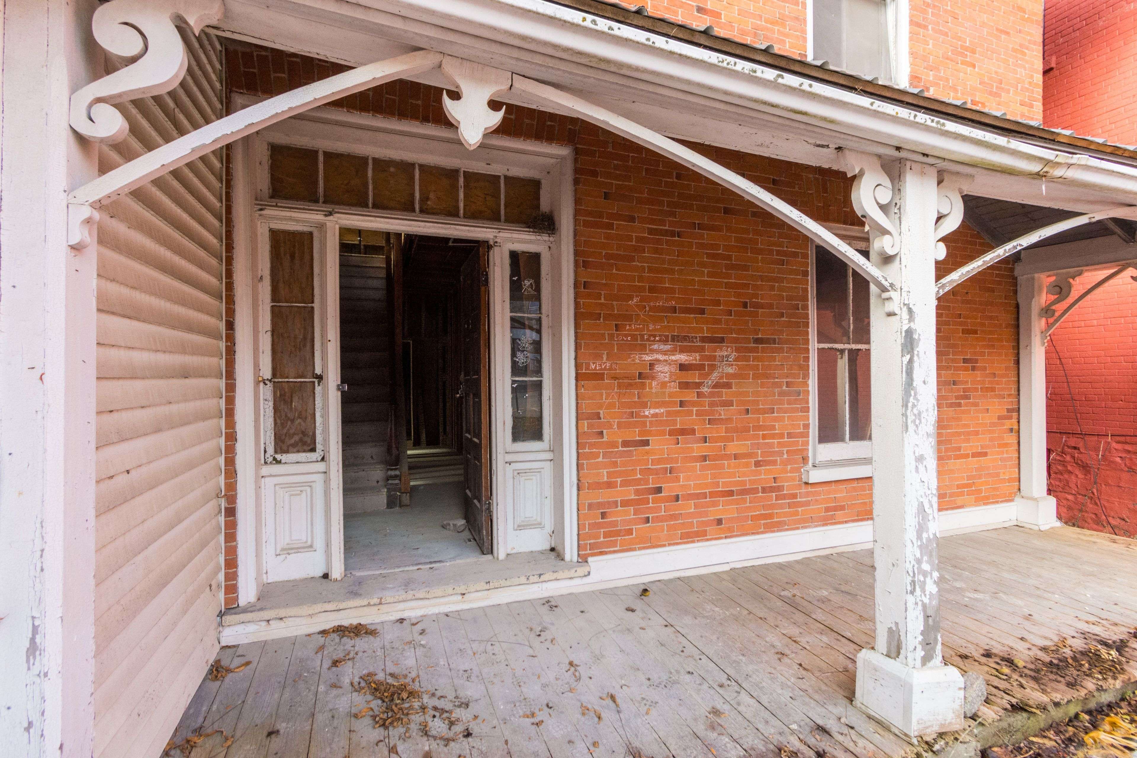 Marmora And Lake, ON K0K 2M0,3 FORSYTH ST