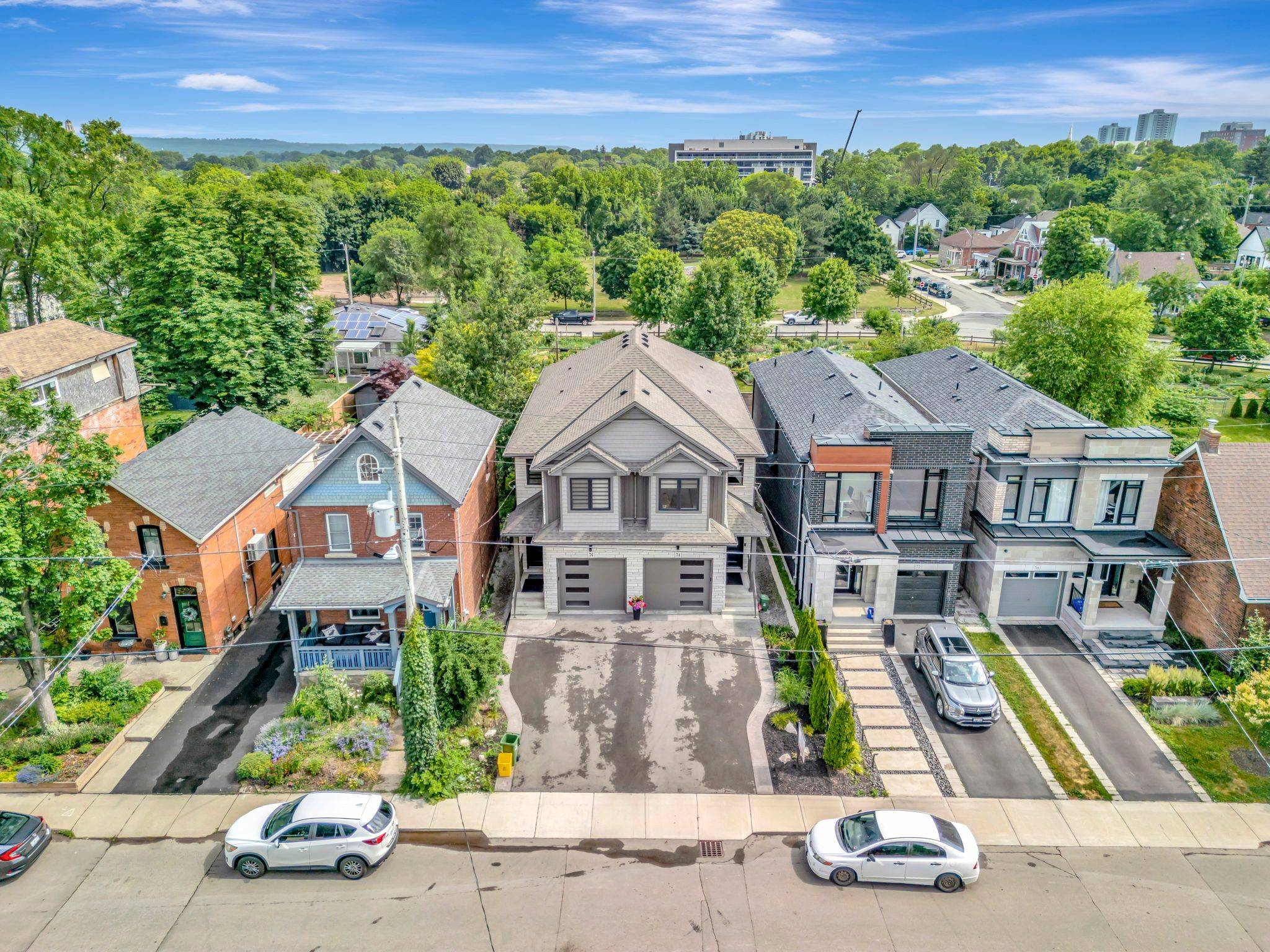 Hamilton, ON L8P 2A6,74 Melbourne ST