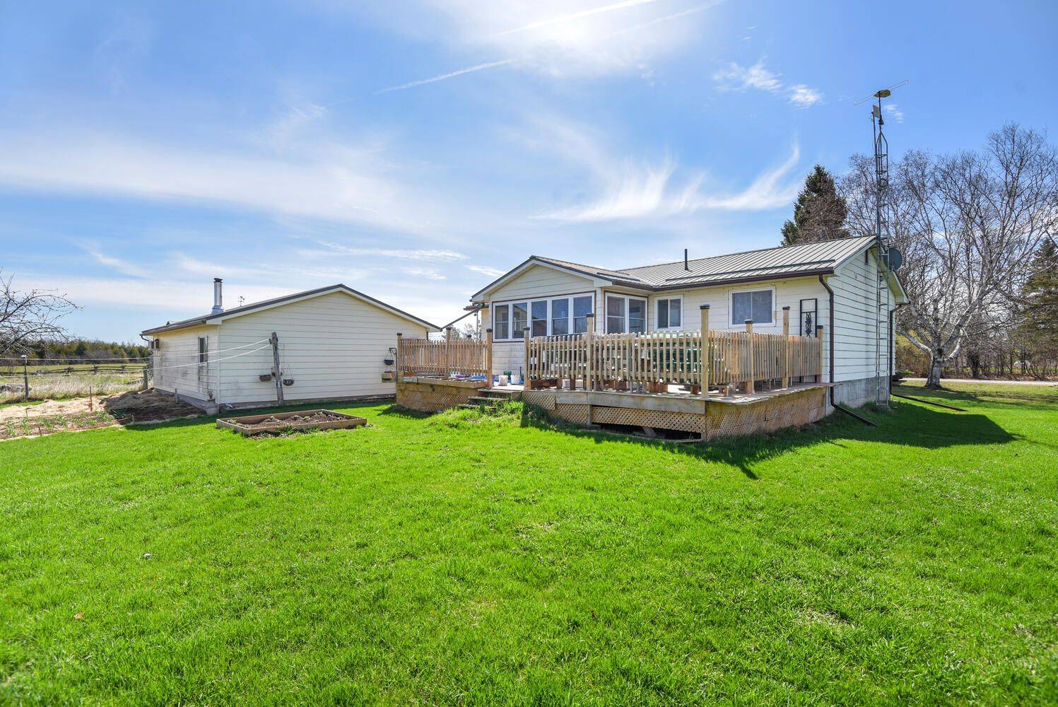 Elizabethtown-kitley, ON K0G 1R0,11928 Rocksprings RD