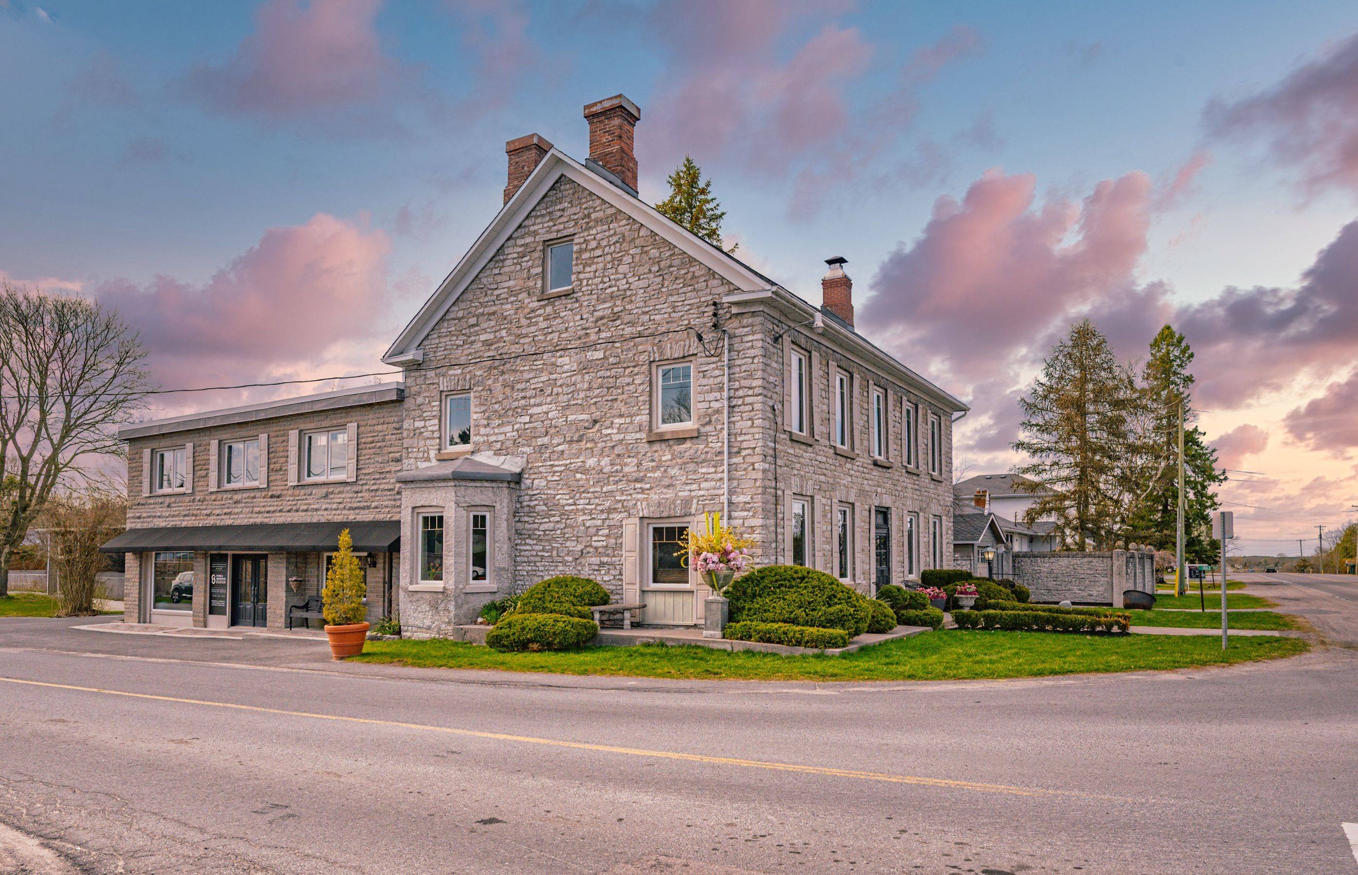 Kingston, ON K7L 4V4,1863 Sydenham RD