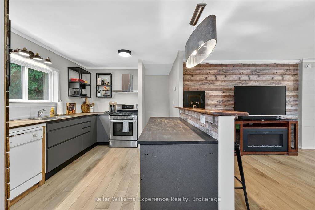 Bracebridge, ON P1L 1L8,194 ANN ST