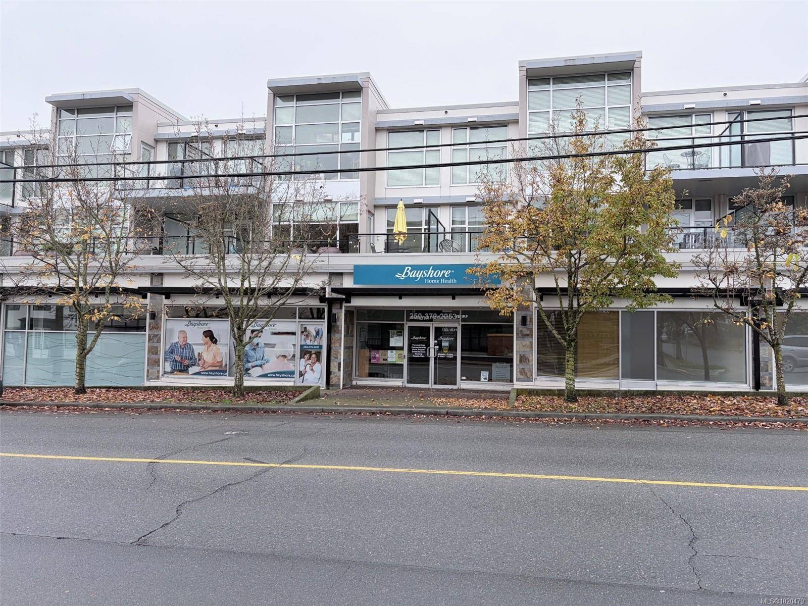Victoria, BC V8R 1C3,1831 Oak Bay Ave #103