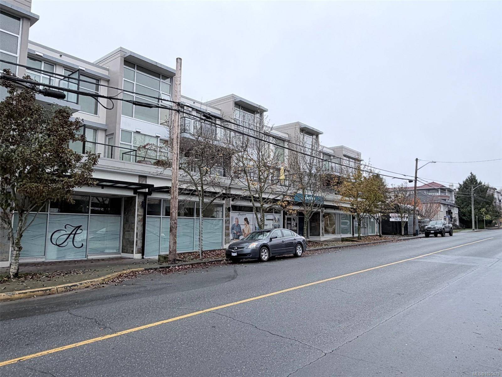 Victoria, BC V8R 1C3,1831 Oak Bay Ave #103