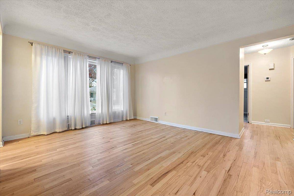 Roseville, MI 48066,29635 Dembs DR