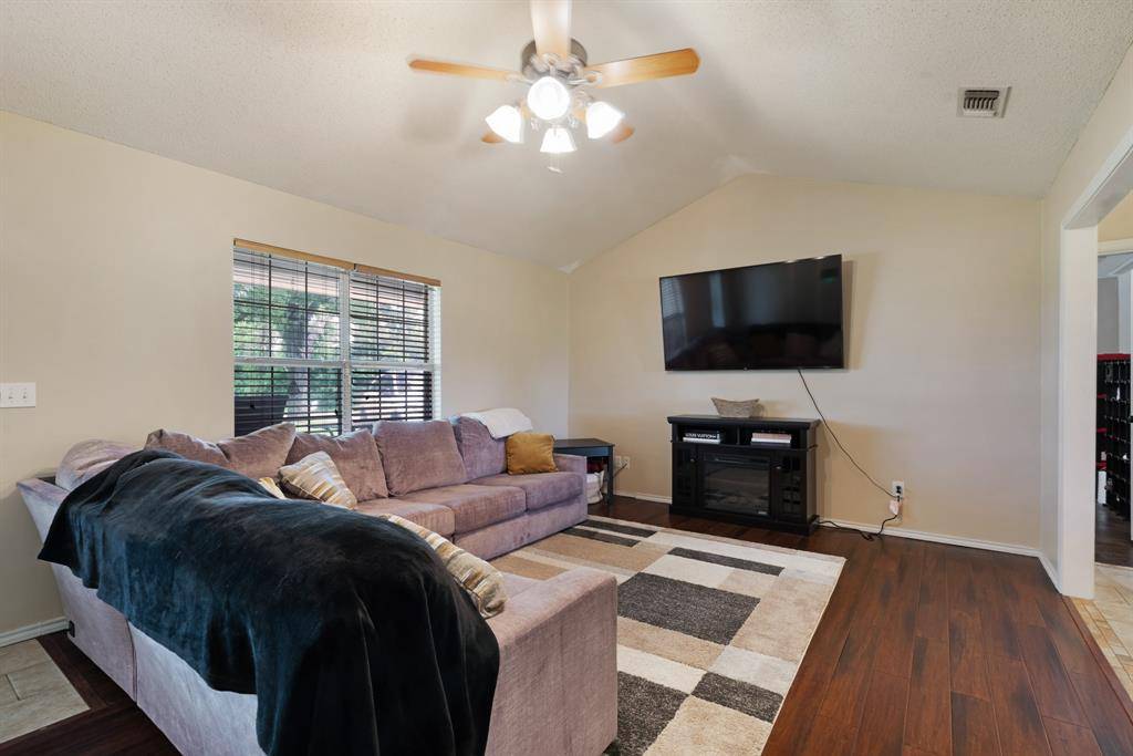 Powderly, TX 75473,310 County Road 35985