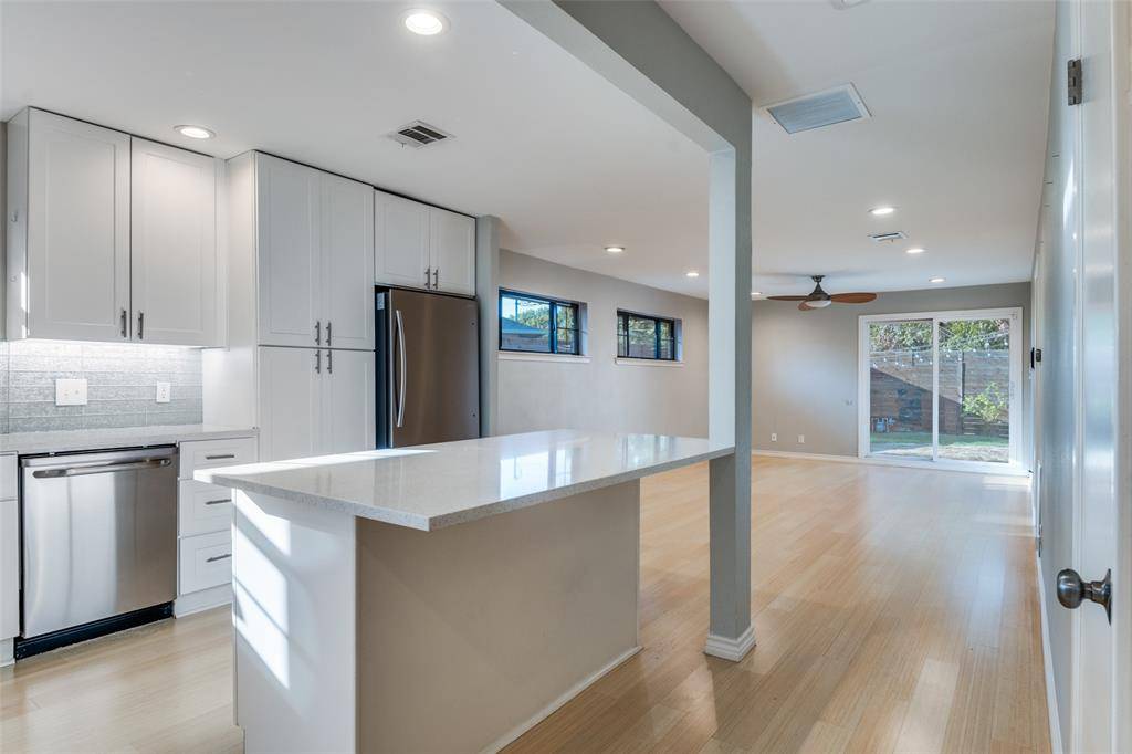 Dallas, TX 75238,10665 Lake Haven Drive