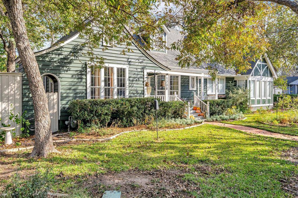 Waxahachie, TX 75165,1208 Martha Street