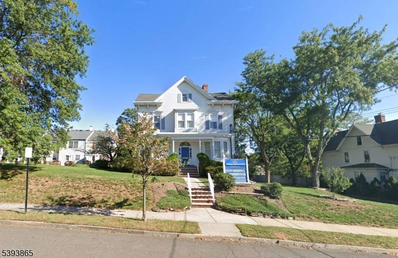 Somerville Boro, NJ 08876,11 E Cliff St