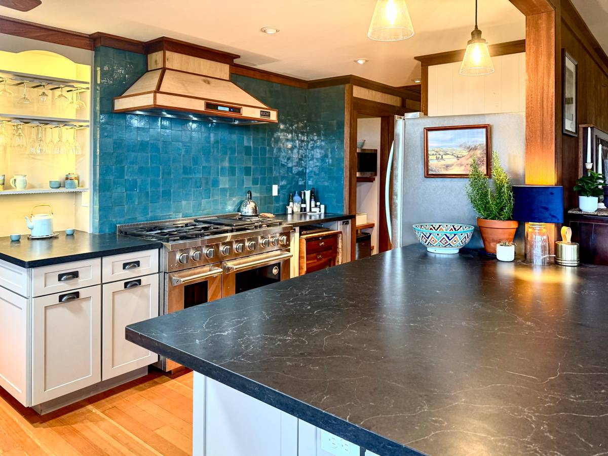 Hilo, HI 96720,617 AINAKO AVE #1