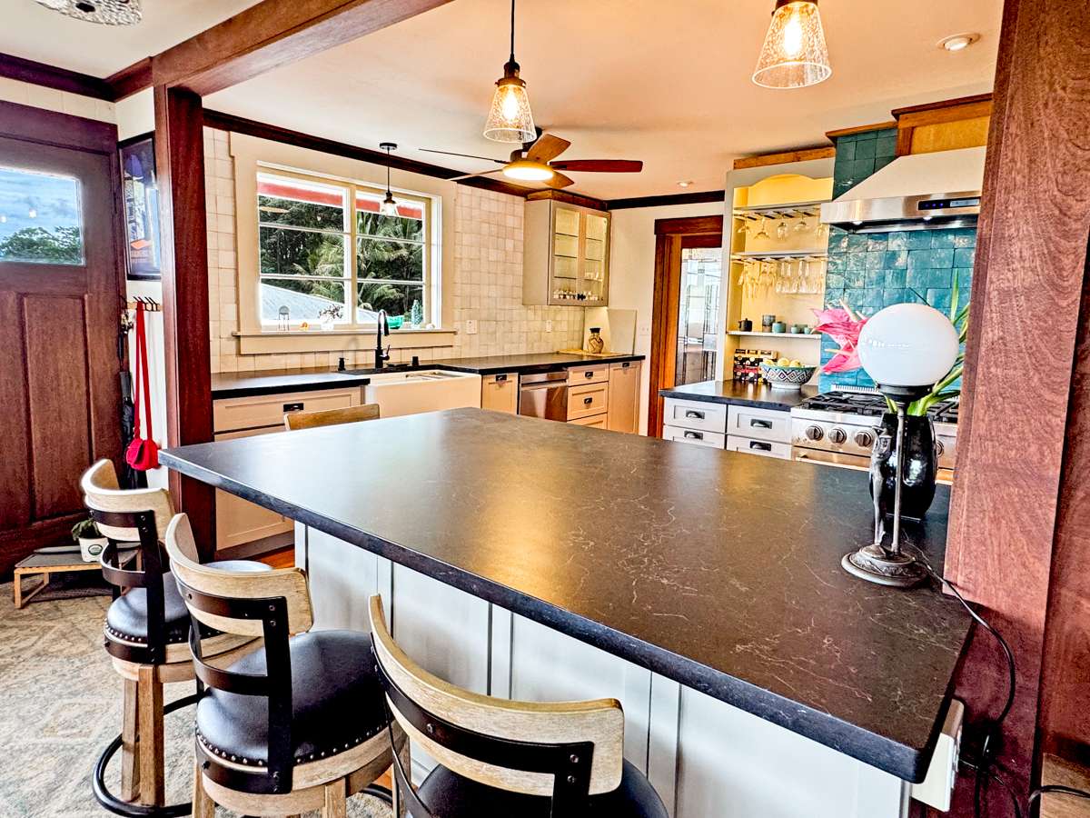 Hilo, HI 96720,617 AINAKO AVE #1