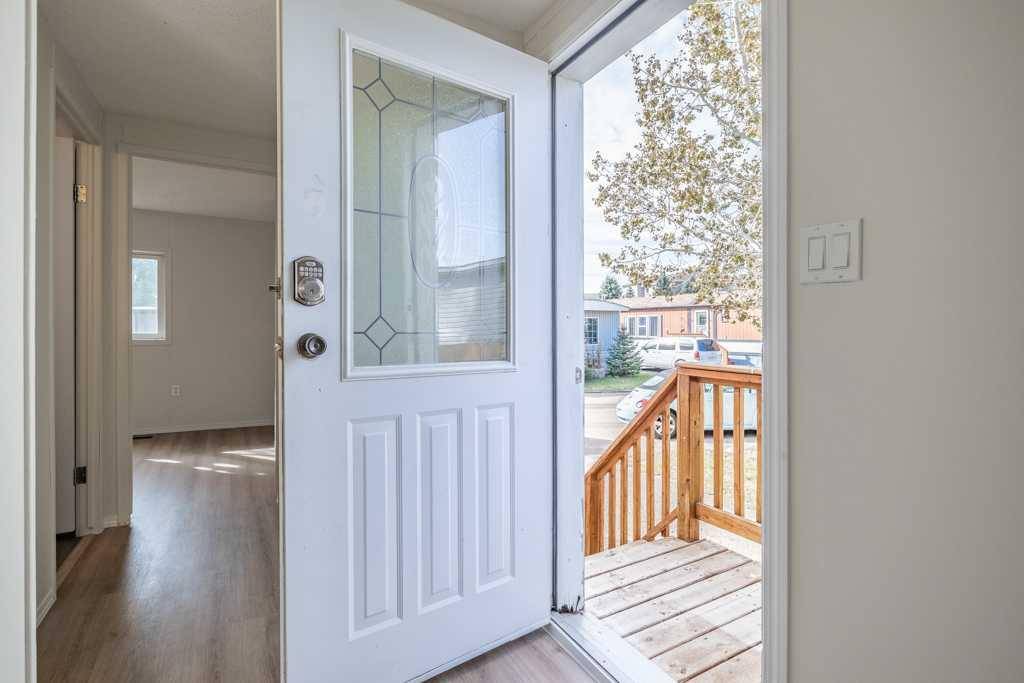 Brooks, AB T1R 0P5,37 Lake Stafford CRES