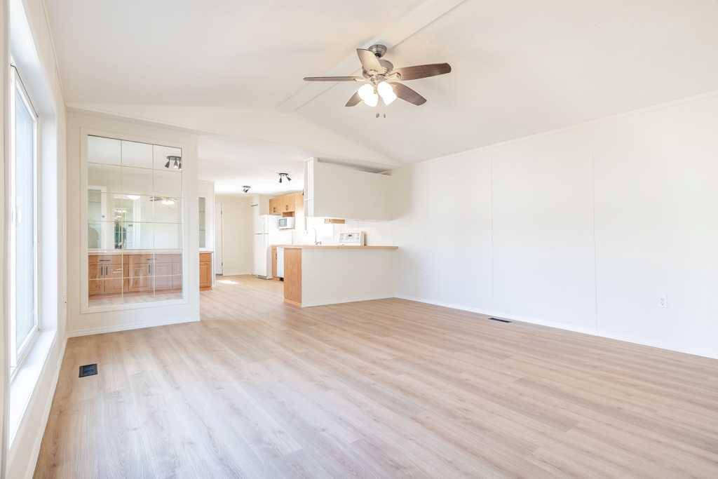 Brooks, AB T1R 0P5,37 Lake Stafford CRES