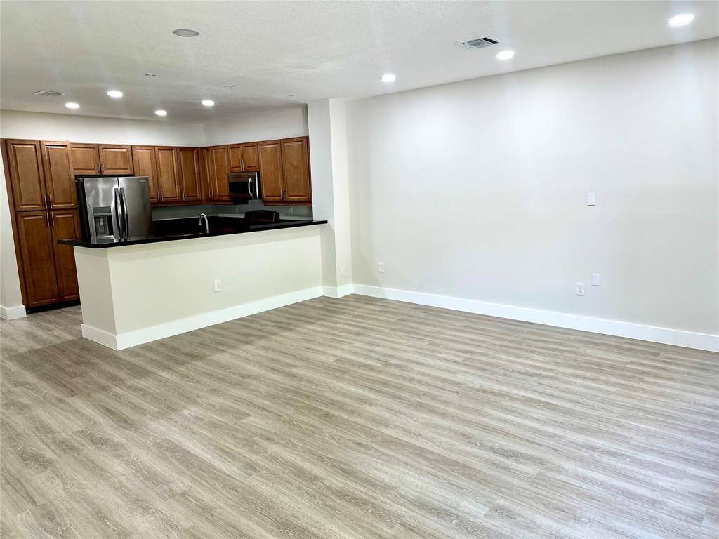 Fort Lauderdale, FL 33315,Address not disclosed