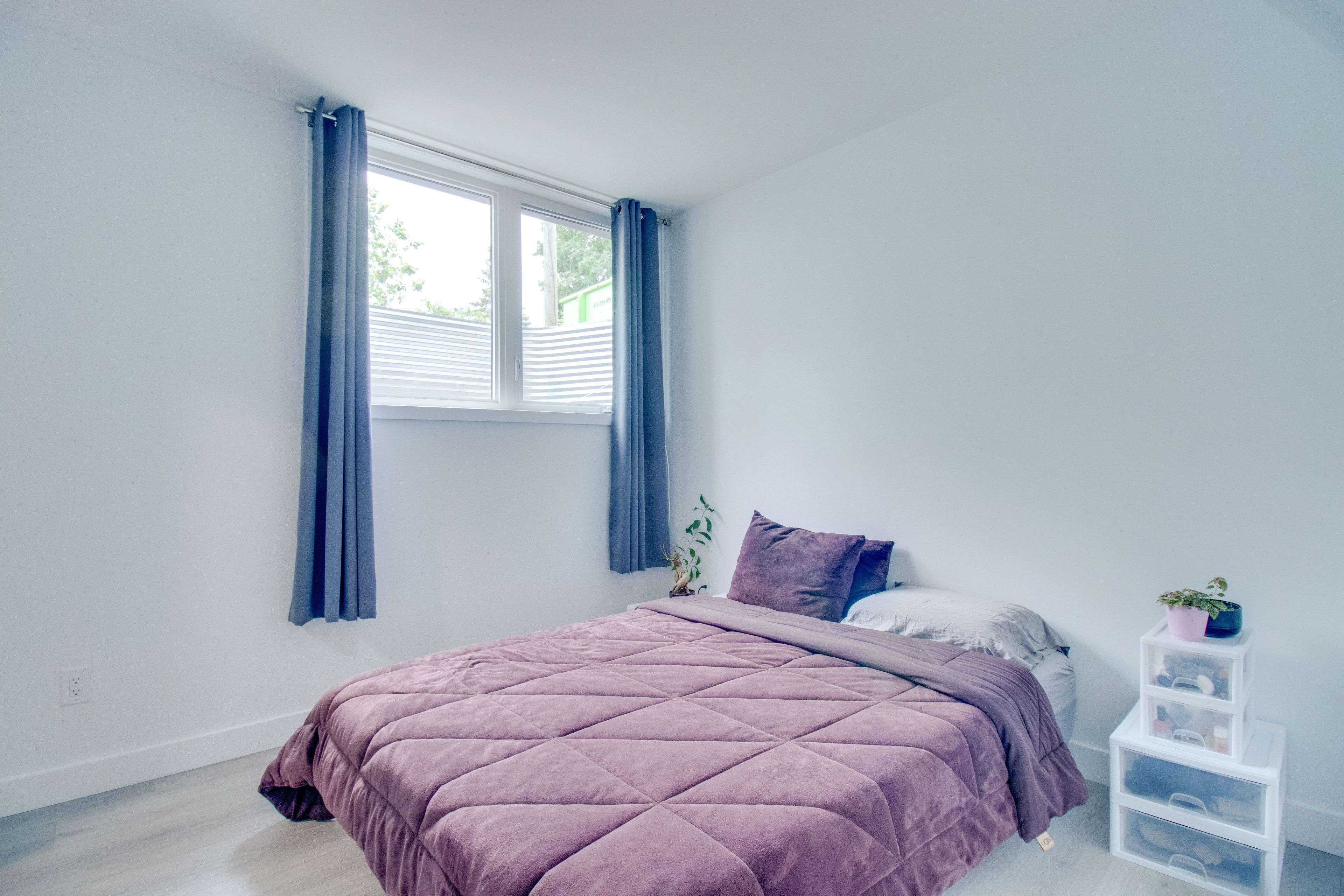 Vanier And Kingsview Park, ON K1L 6Z5,135 B Duford ST #B