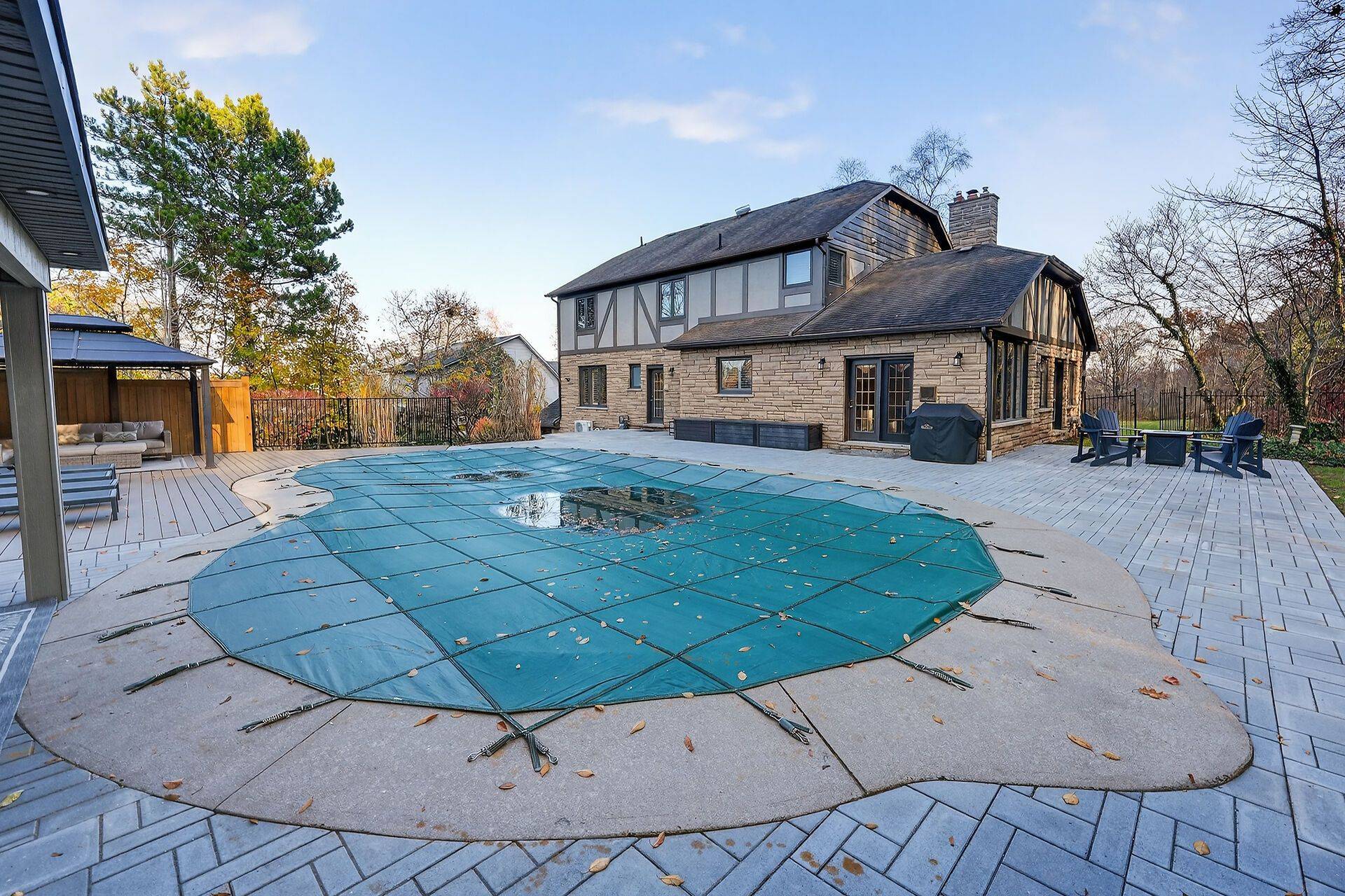 Grimsby, ON L3M 4K9,40 Parkwood RD