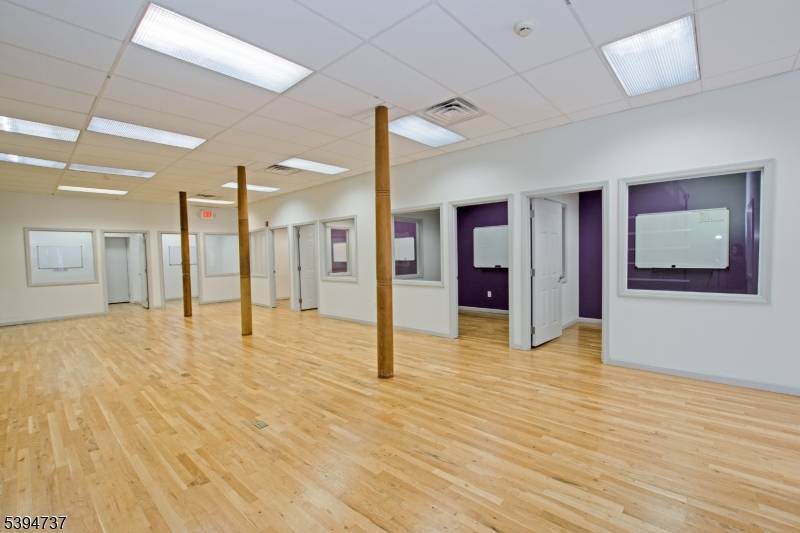 Summit City, NJ 07901,458 Springfield Ave