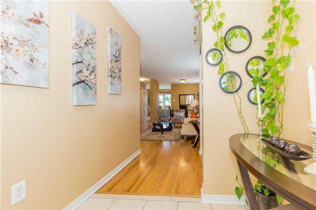 Brampton, ON L7A 2H9,30 Lonestar CRES