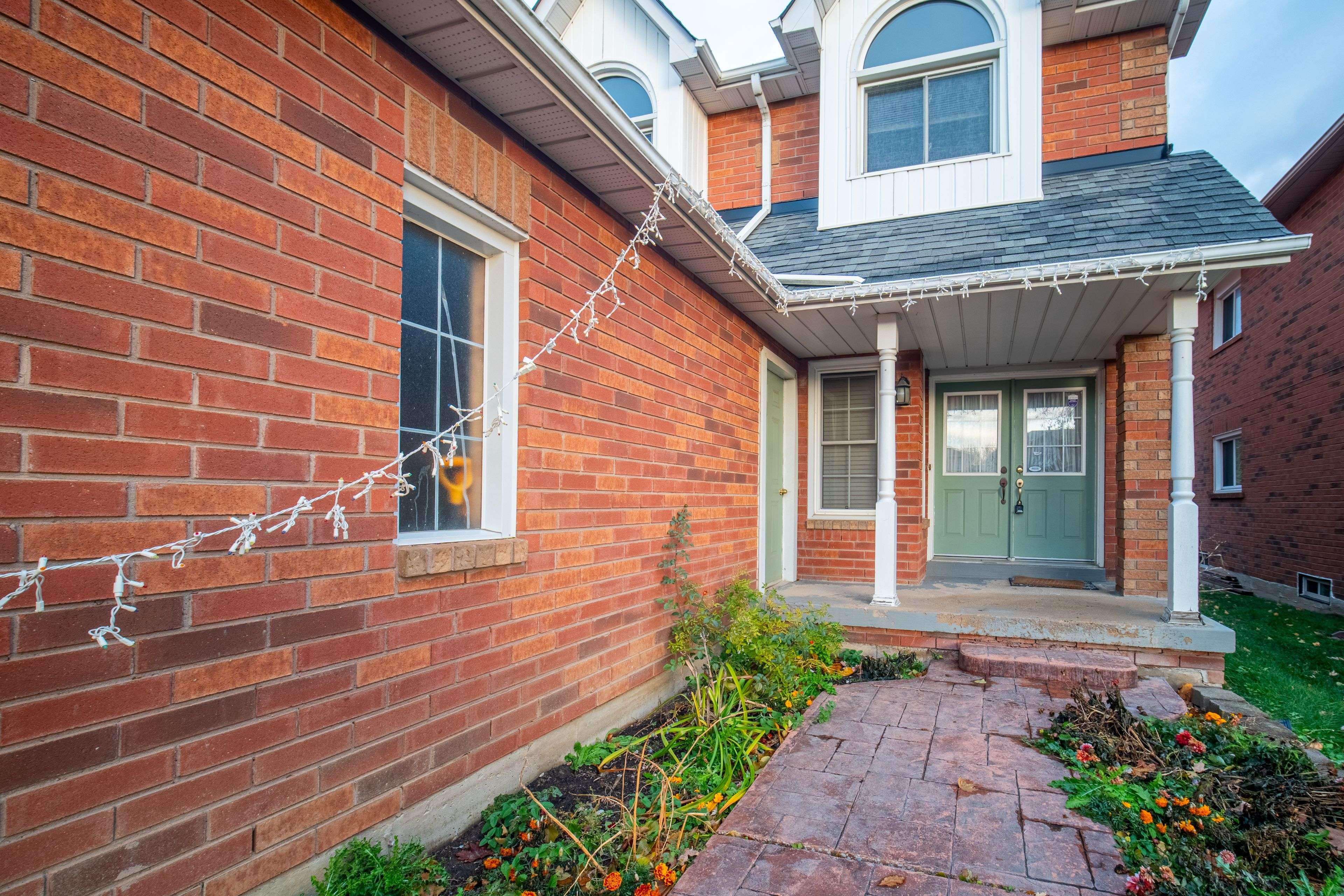 Mississauga, ON L5N 6X2,3850 Cedar Hedge Rise