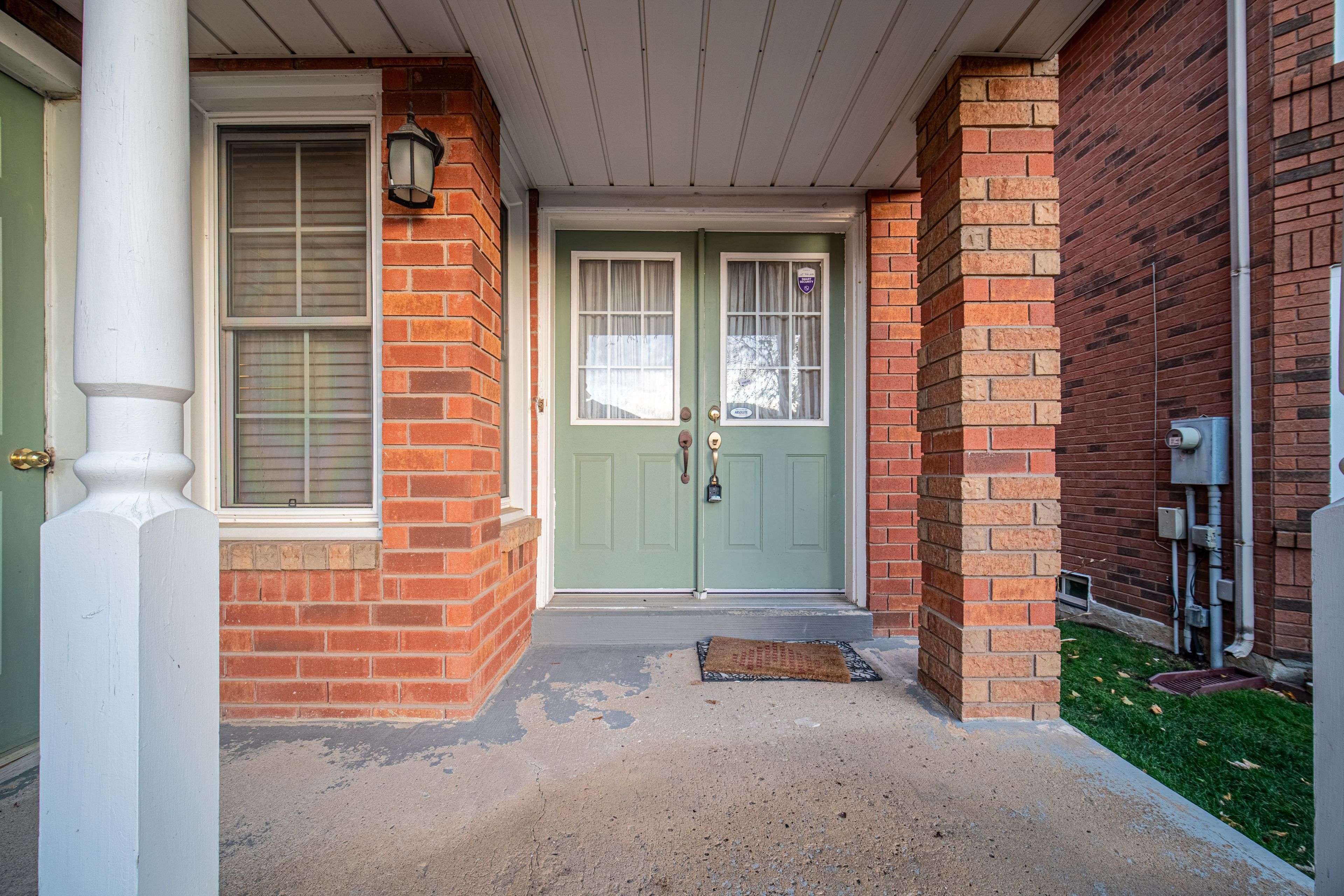 Mississauga, ON L5N 6X2,3850 Cedar Hedge Rise