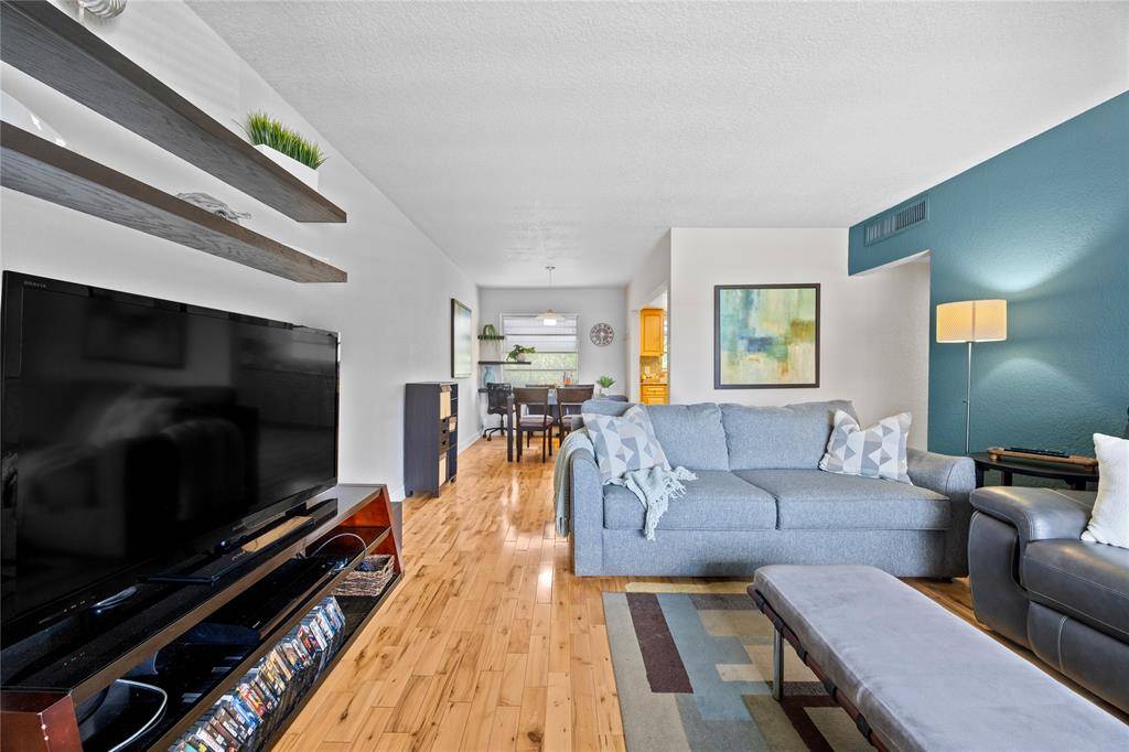 Hollywood, FL 33021,3847 S Circle Dr #11