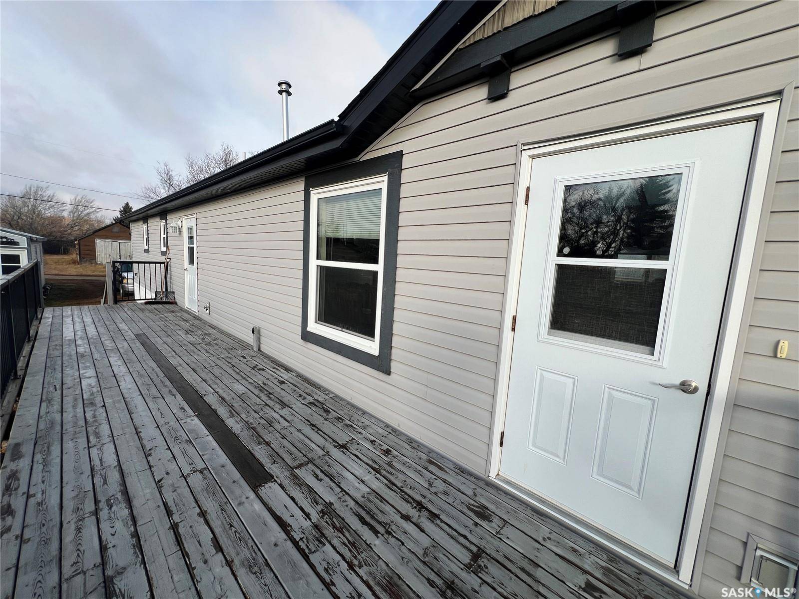 Tompkins, SK S0N 2S0,42 2nd STREET