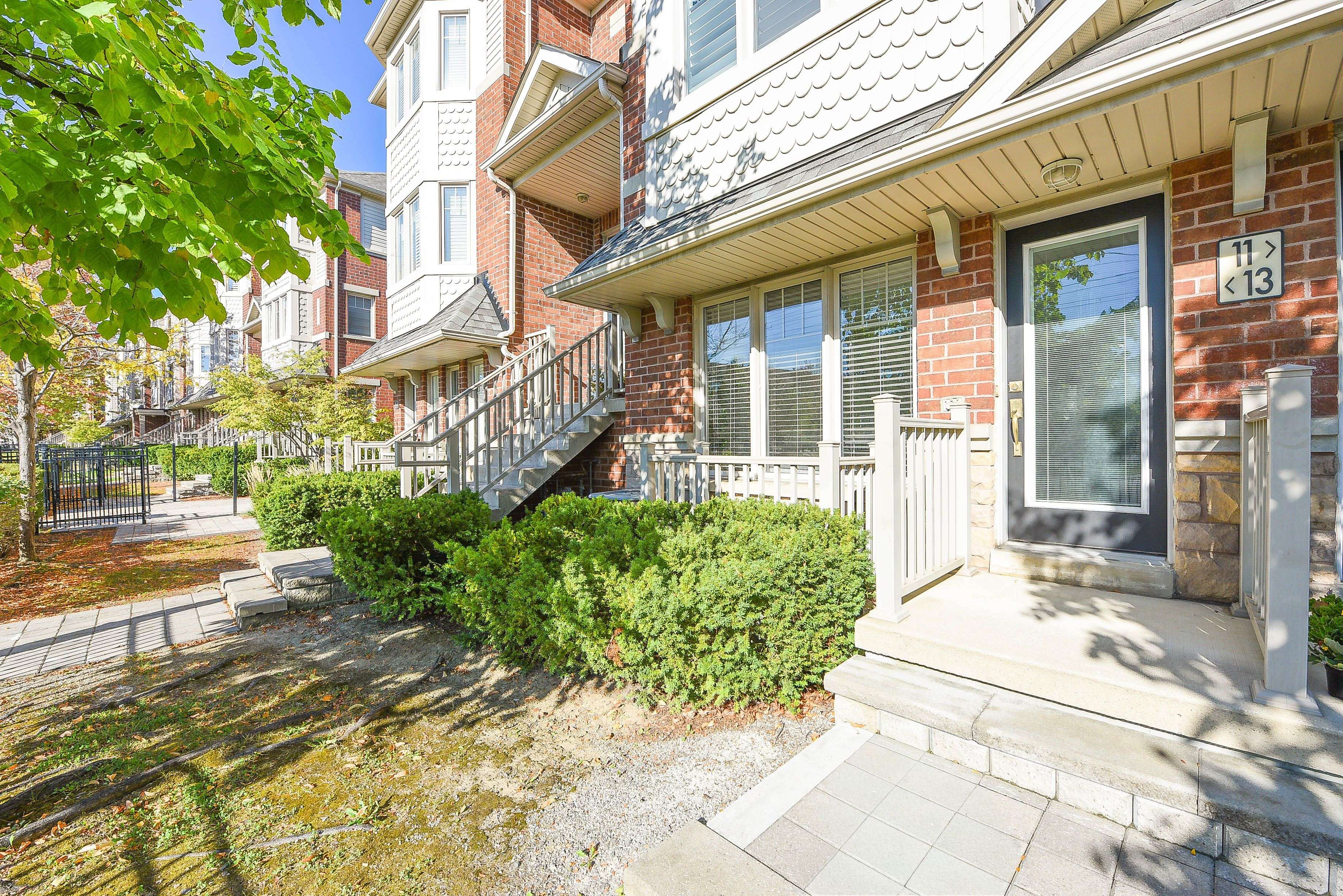 Mississauga, ON L5M 0N7,3335 Thomas ST #13
