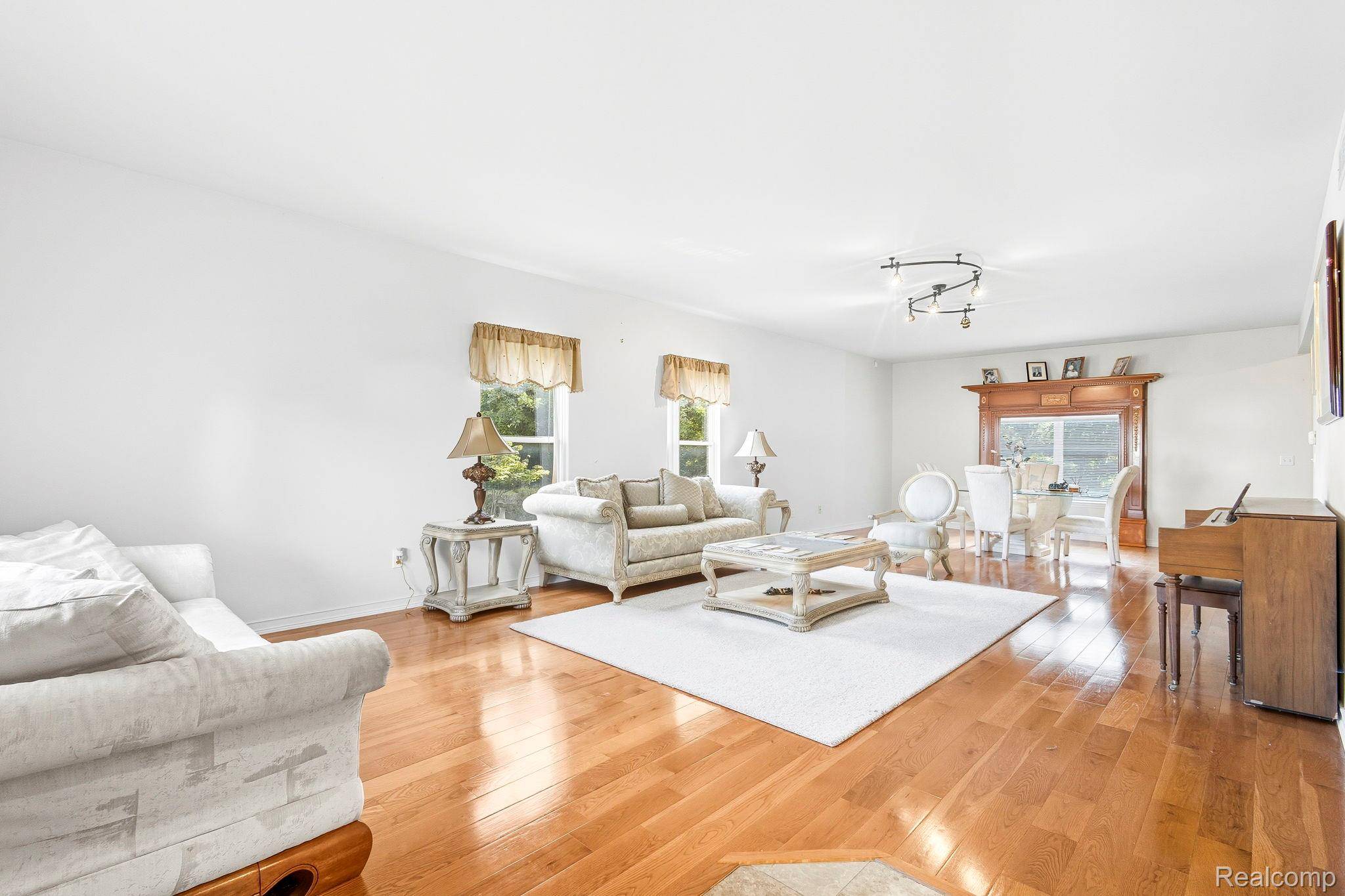 Detroit, MI 48214,701 Montclair ST