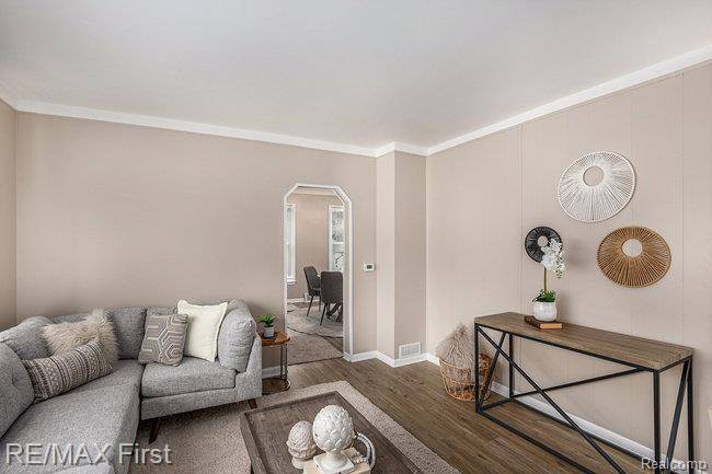 Mt. Clemens, MI 48043,33 Gallup ST