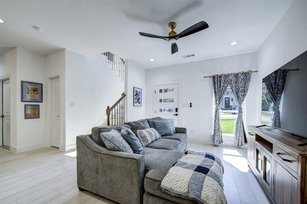 Granbury, TX 76048,5807 Black Pine Circle