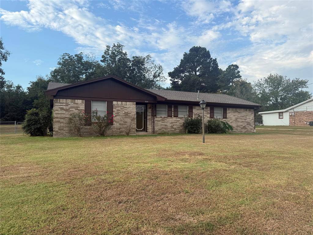 Blossom, TX 75416,950 Fairview